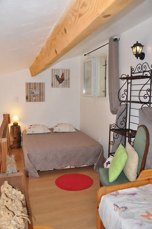 La Masure Bed & Breakfast Gemenos 3*,