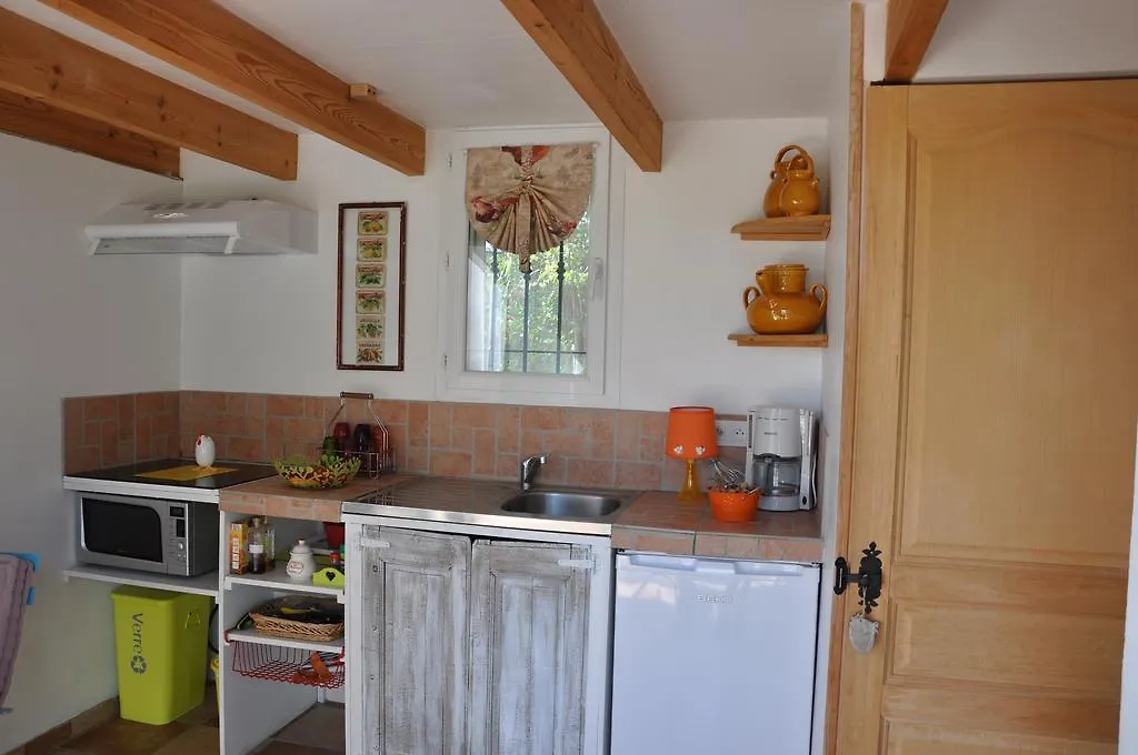 La Masure Bed & Breakfast Gemenos 3*,  France